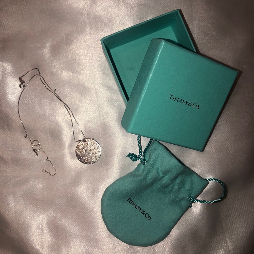 Tiffany and co. 925 Love notes Fifth Avenue charm